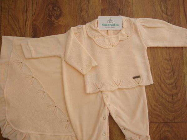 Saída de maternidade em plush e tricot Pétalas