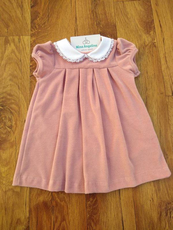 Vestido Luxo em Plush com gola renda guippir