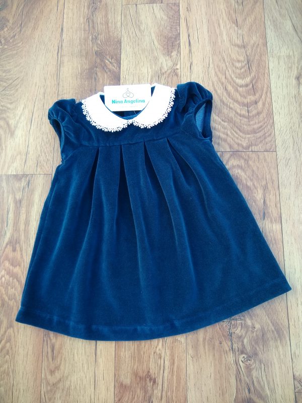 Vestido Luxo em Plush com gola renda guippir