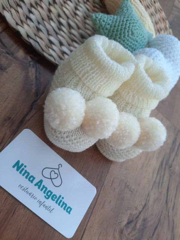 Sapatinho em Tricot Pompom