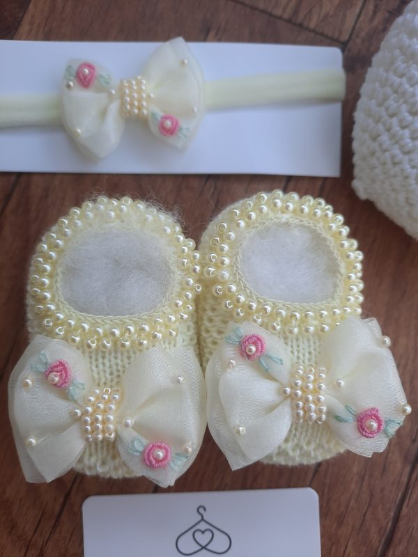 Sapatinho em Tricot + Tiara Maya